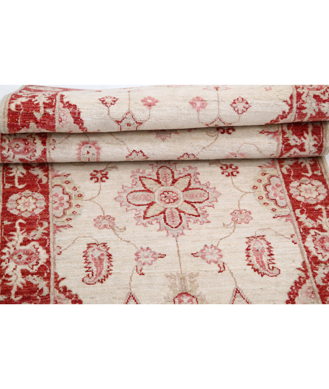 Ziegler 2'7'' X 6'8'' Hand-Knotted Wool Rug 2'7'' x 6'8'' (78 X 200) / Ivory / Red