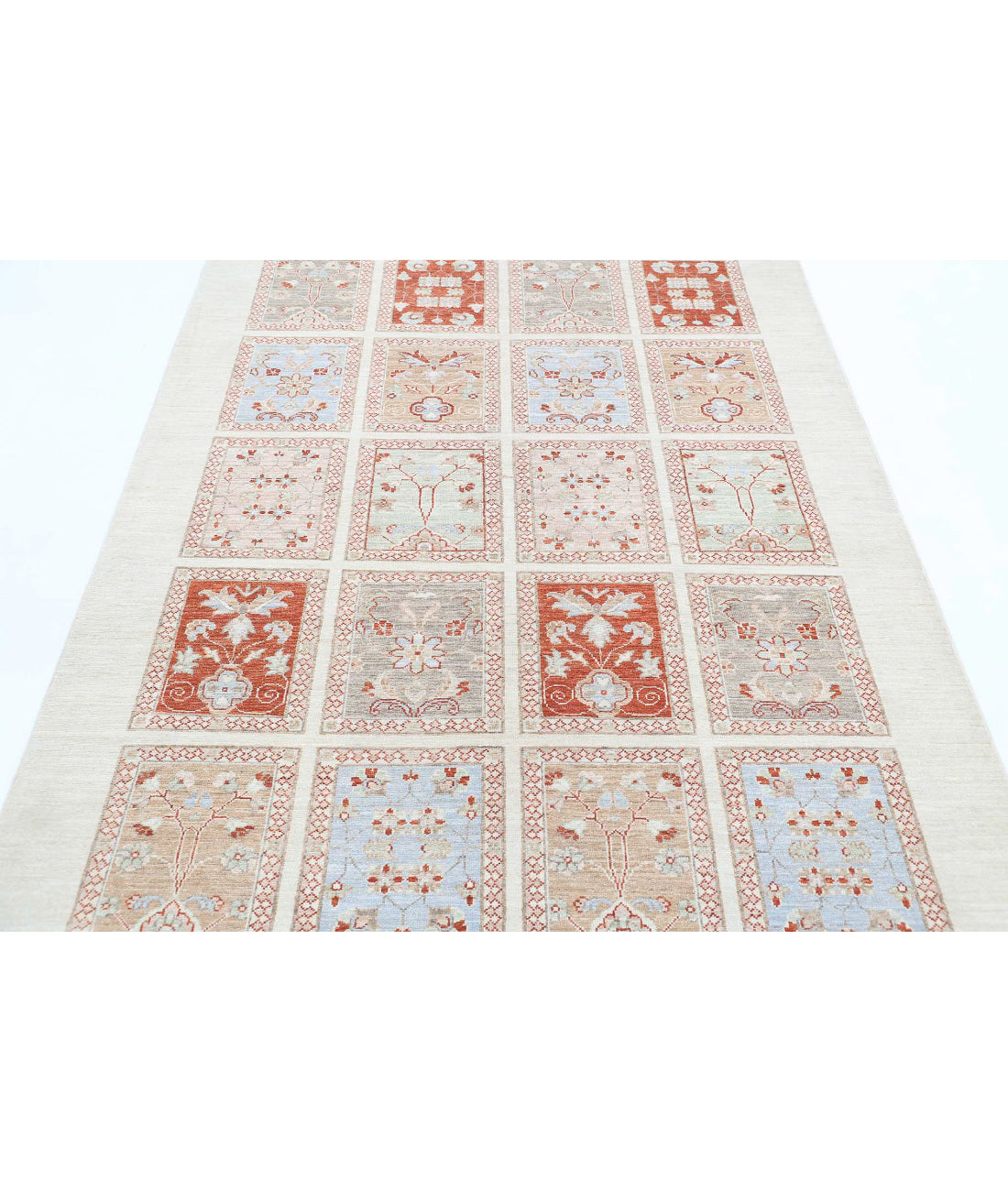 Bakhtiari 4'9'' X 6'4'' Hand-Knotted Wool Rug 4'9'' x 6'4'' (143 X 190) / Ivory / Ivory