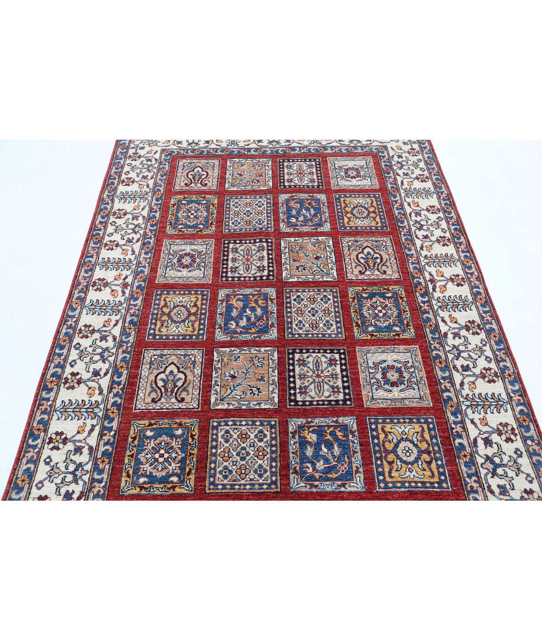Bakhtiari 4'9'' X 6'8'' Hand-Knotted Wool Rug 4'9'' x 6'8'' (143 X 200) / Red / Ivory