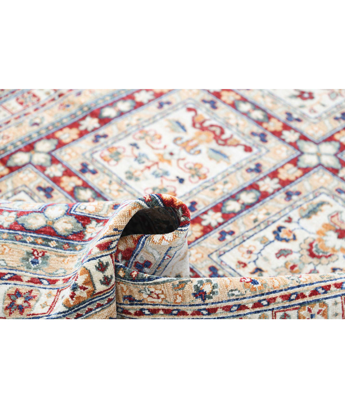 Bakhtiari 4'5'' X 6'2'' Hand-Knotted Wool Rug 4'5'' x 6'2'' (133 X 185) / Red / Ivory