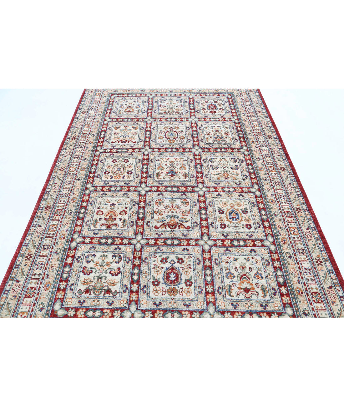Bakhtiari 5'5'' X 8'6'' Hand-Knotted Wool Rug 5'5'' x 8'6'' (163 X 255) / Red / Ivory