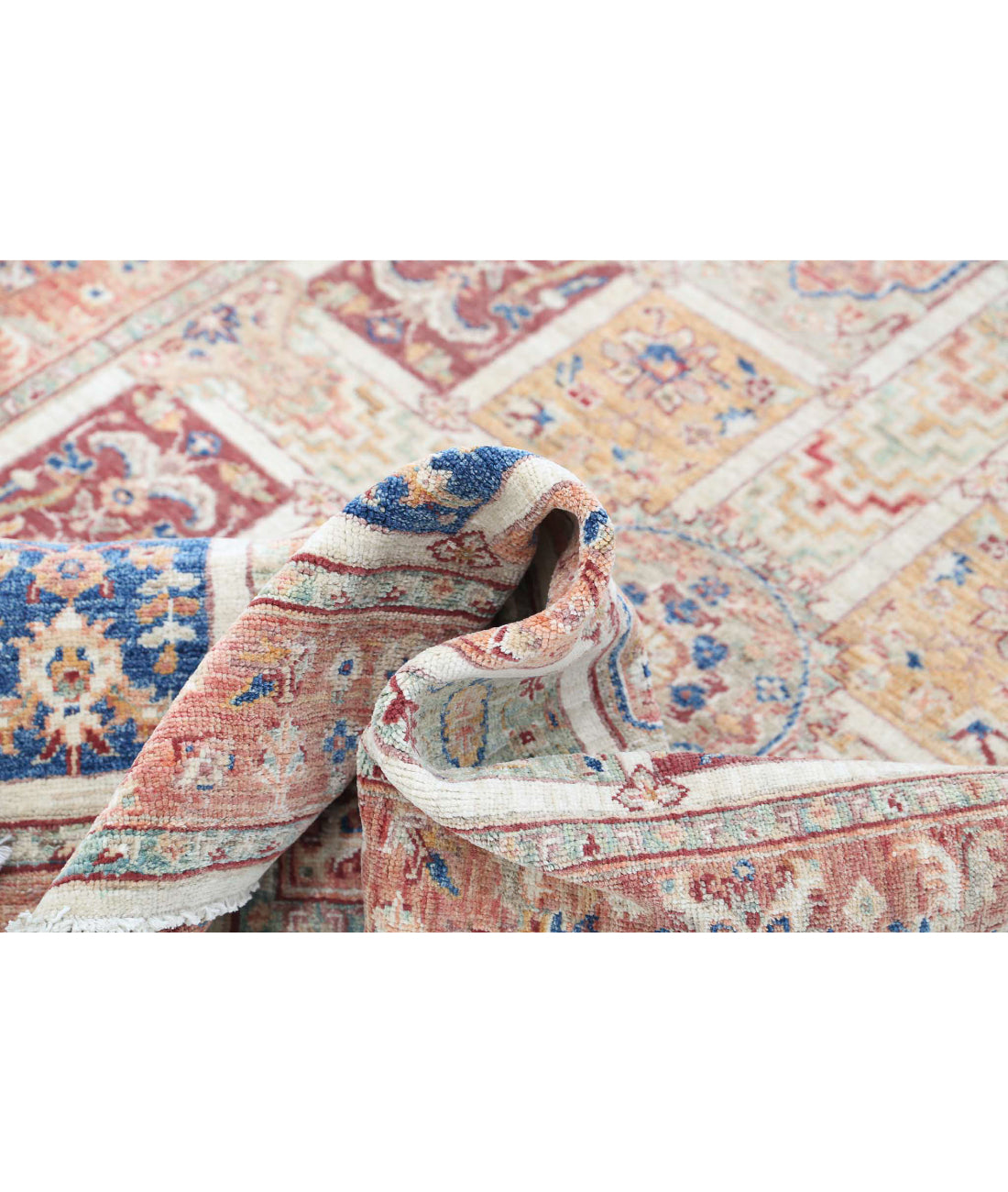 Bakhtiari 3'10'' X 5'8'' Hand-Knotted Wool Rug 3'10'' x 5'8'' (115 X 170) / Ivory / Rust