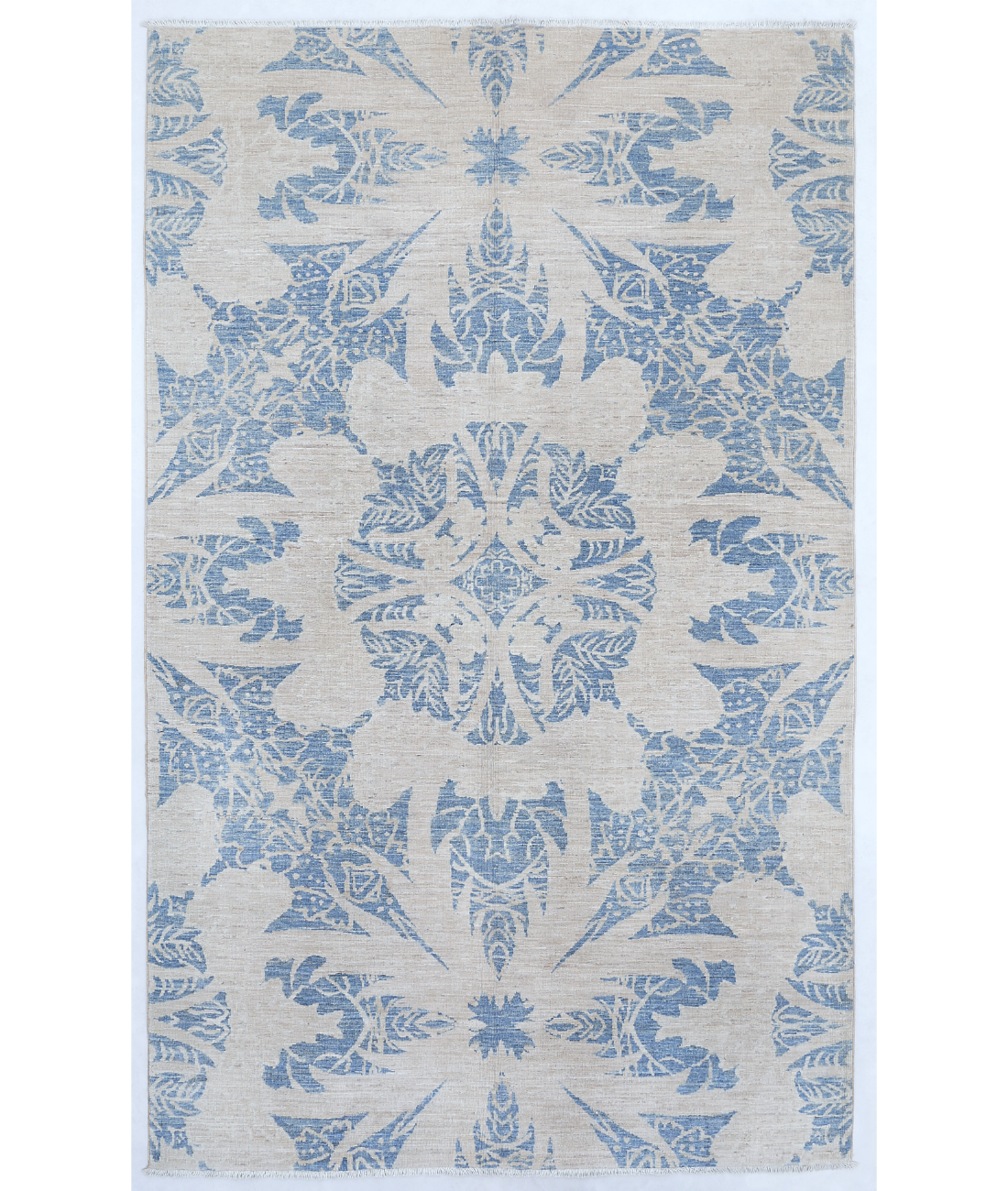 Hand Knotted Artemix Wool Rug 4' 9" X 7' 9" 4' 9" X 7' 9" (145 X 236) / Ivory / Blue