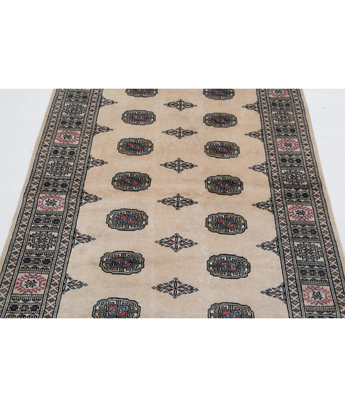 Bokhara 4'0'' X 5'9'' Hand-Knotted Wool Rug 4'0'' x 5'9'' (120 X 173) / Ivory / Black