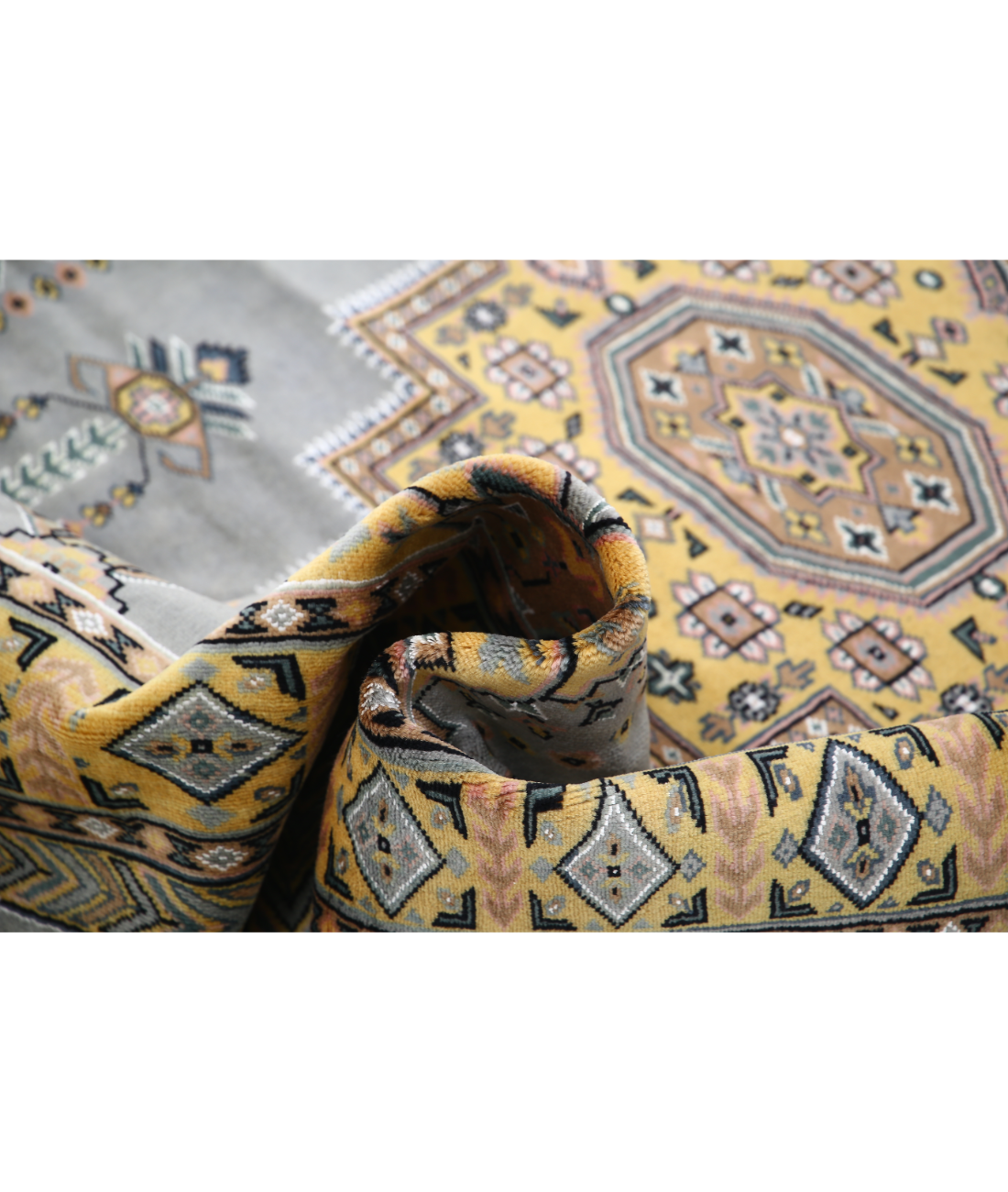 Bokhara 4'6'' X 6'7'' Hand-Knotted Wool-Silk Rug 4'6'' x 6'7'' (135 X 198) / Grey / Gold