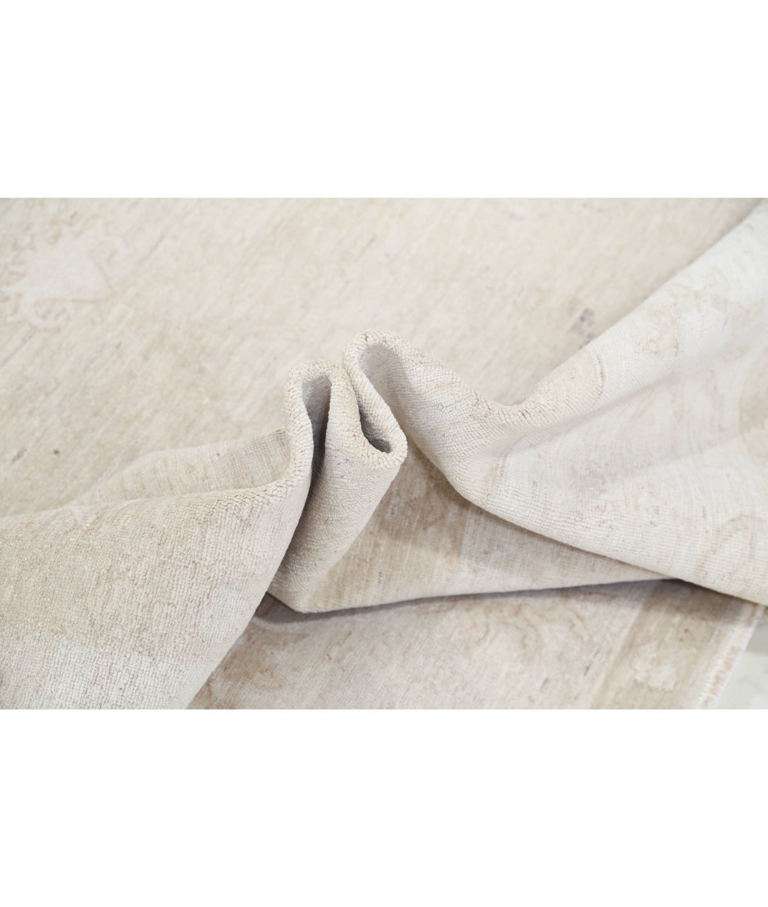 Serenity 8' 0" X 9' 10" Hand-Knotted Wool Rug 8' 0" X 9' 10" (244 X 300) / Beige / Ivory