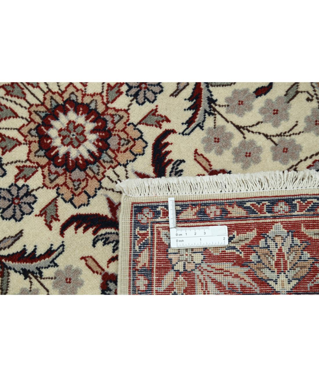 Heritage 2' 6" X 14' 0" Hand-Knotted Wool Rug 2' 6" X 14' 0" (76 X 427) / Ivory / Red