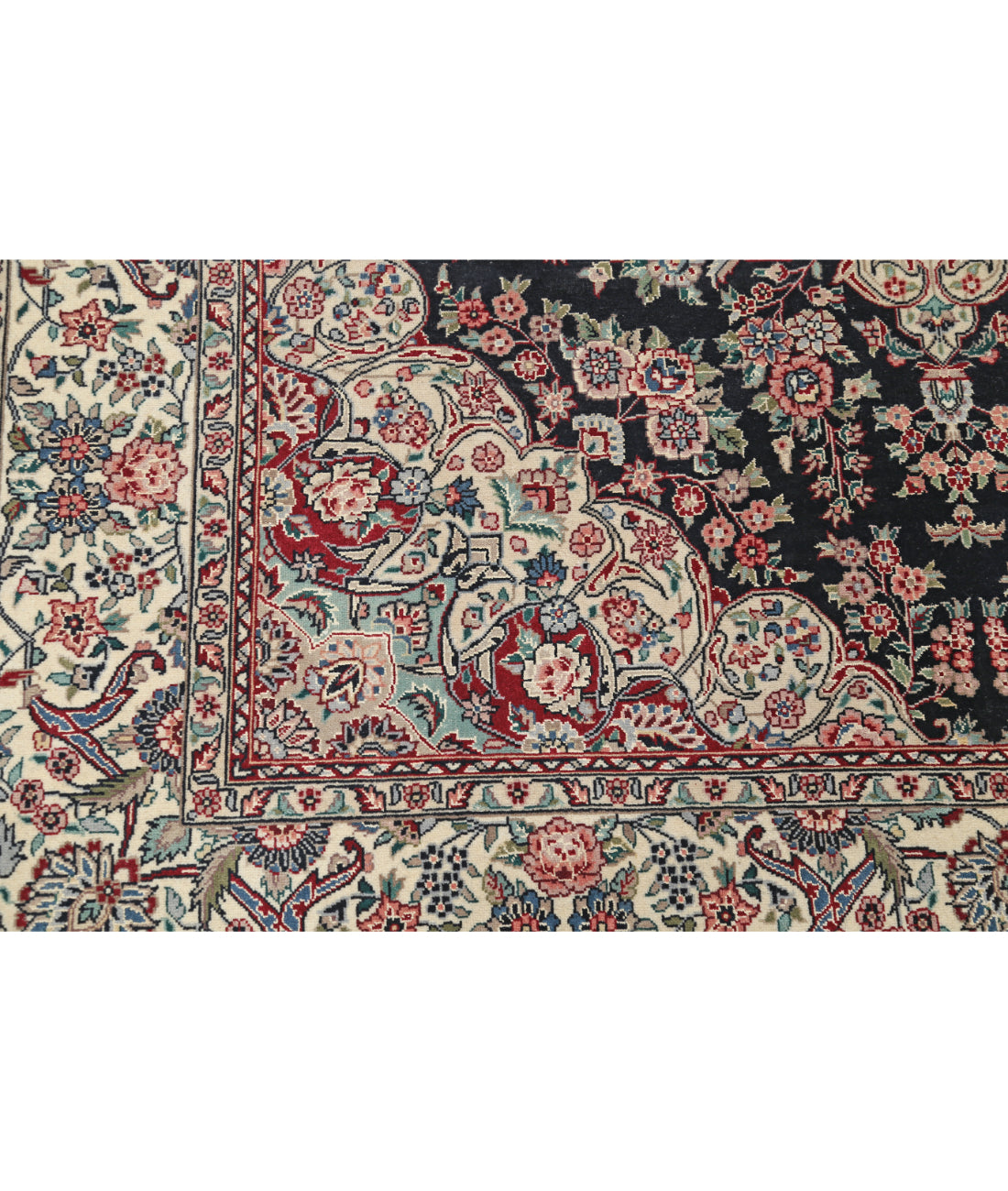 Heritage 5' 1" X 8' 7" Hand-Knotted Wool Rug 5' 1" X 8' 7" (155 X 262) / Black / Ivory