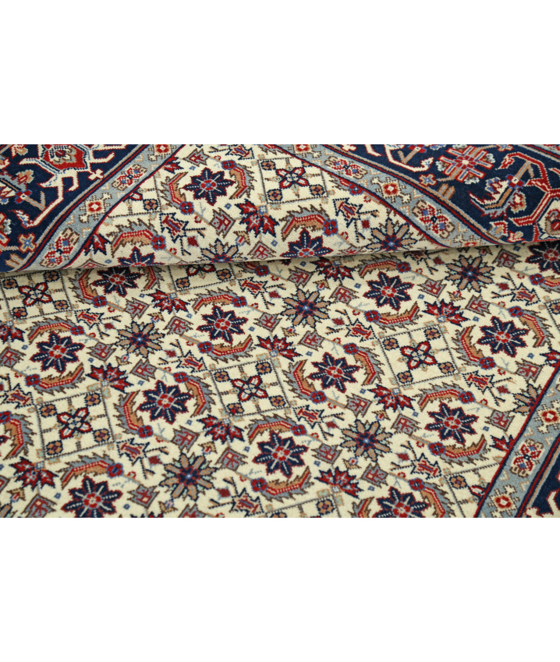 Heritage 4' 0" X 5' 10" Hand-Knotted Wool Rug 4' 0" X 5' 10" (122 X 178) / Ivory / Blue