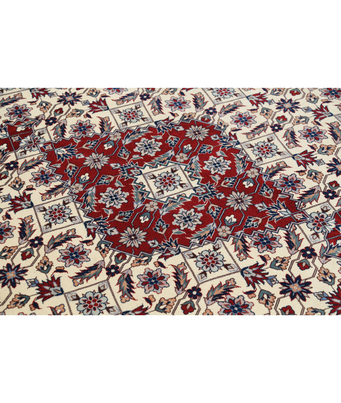 Heritage 7' 0" X 10' 0" Hand-Knotted Wool Rug 7' 0" X 10' 0" (213 X 305) / Ivory / Red