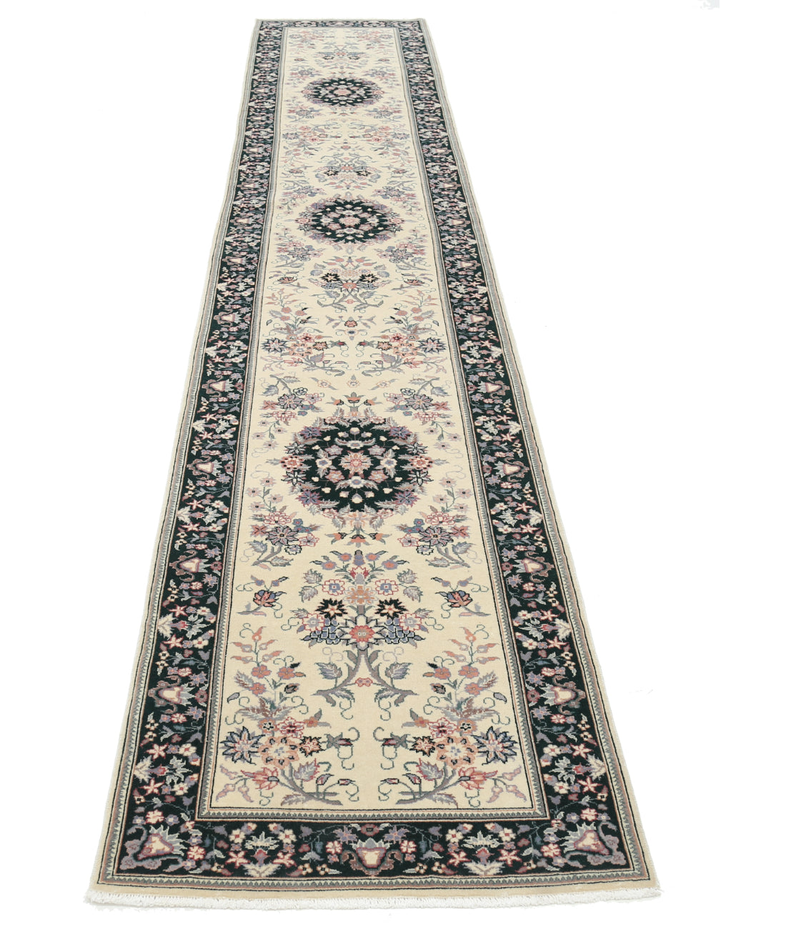 Heritage 2' 6" X 14' 0" Hand-Knotted Wool Rug 2' 6" X 14' 0" (76 X 427) / Ivory / Green