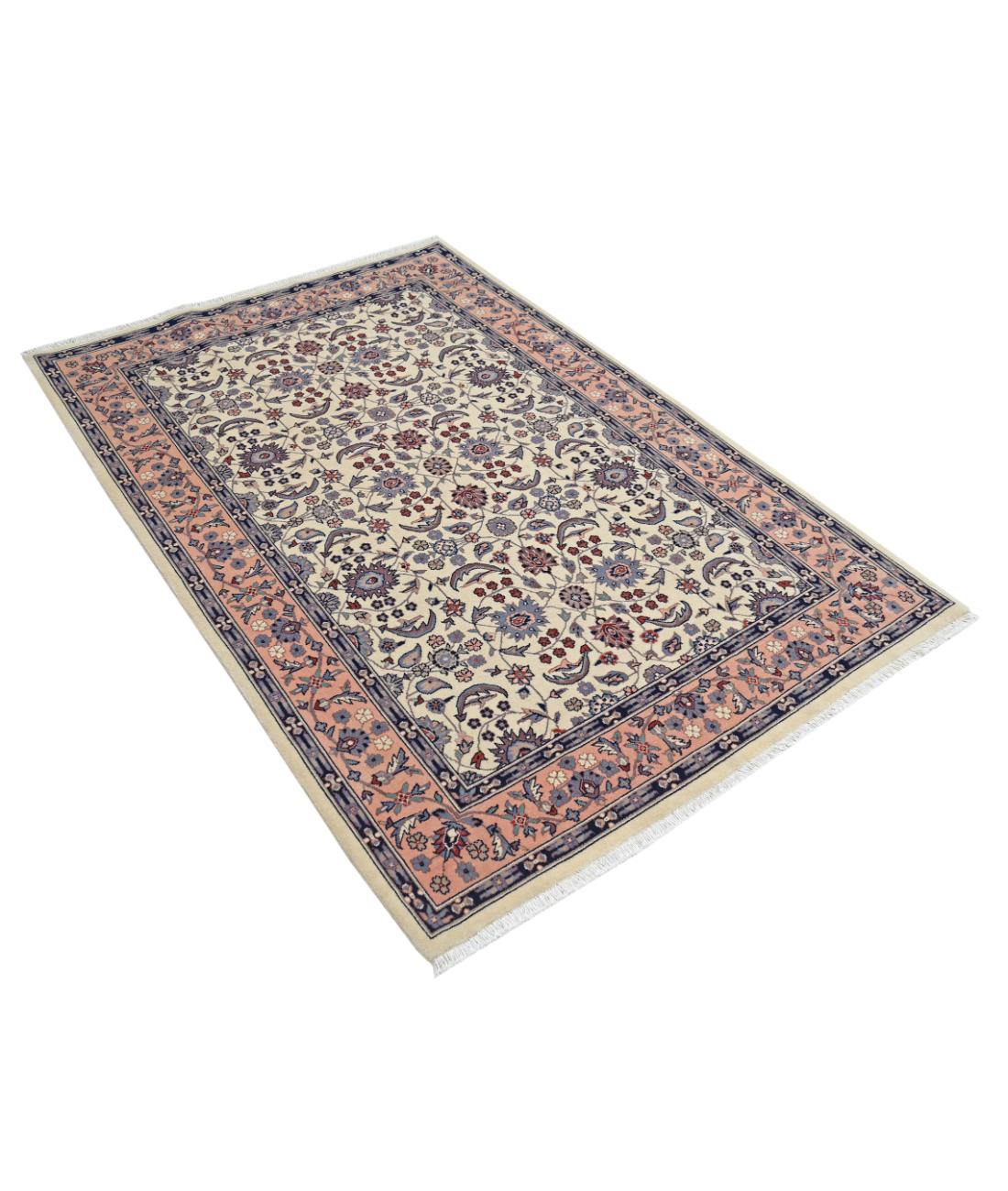 Heritage 4' 1" X 6' 1" Hand-Knotted Wool Rug 4' 1" X 6' 1" (124 X 185) / Ivory / Pink