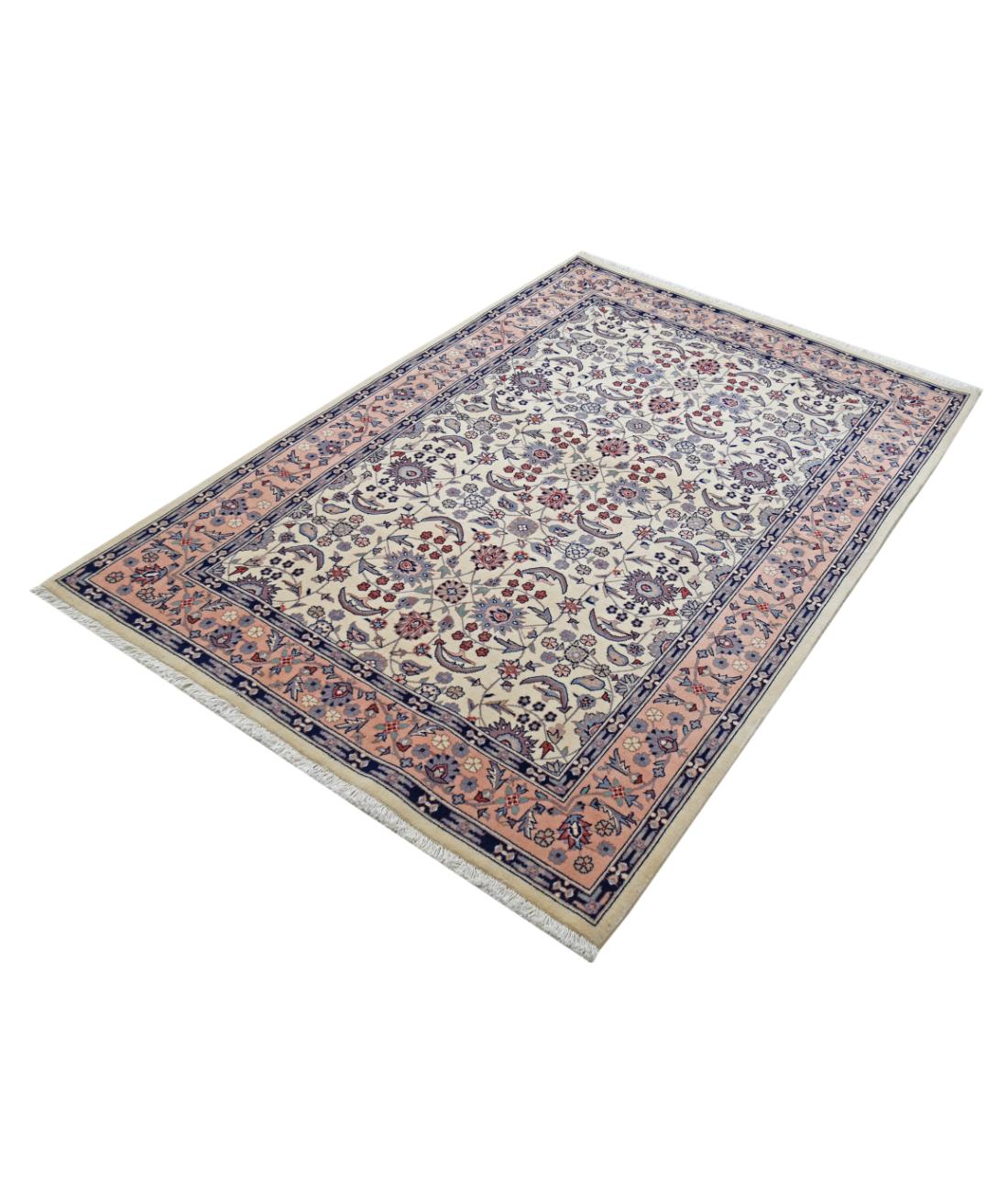 Heritage 4' 1" X 6' 1" Hand-Knotted Wool Rug 4' 1" X 6' 1" (124 X 185) / Ivory / Pink