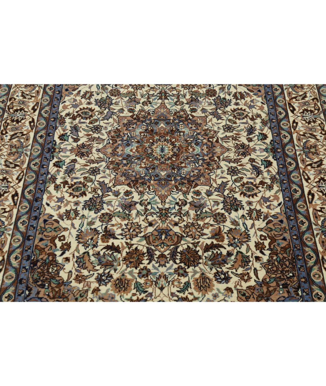 Heritage 4' 0" X 5' 11" Hand-Knotted Wool Rug 4' 0" X 5' 11" (122 X 180) / Ivory / Taupe