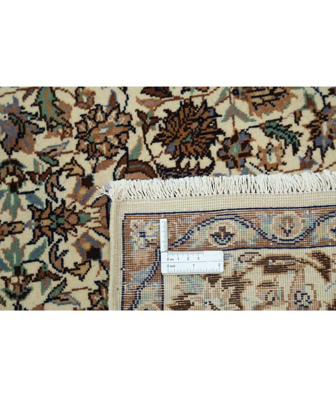 Heritage 4' 0" X 5' 11" Hand-Knotted Wool Rug 4' 0" X 5' 11" (122 X 180) / Ivory / Taupe