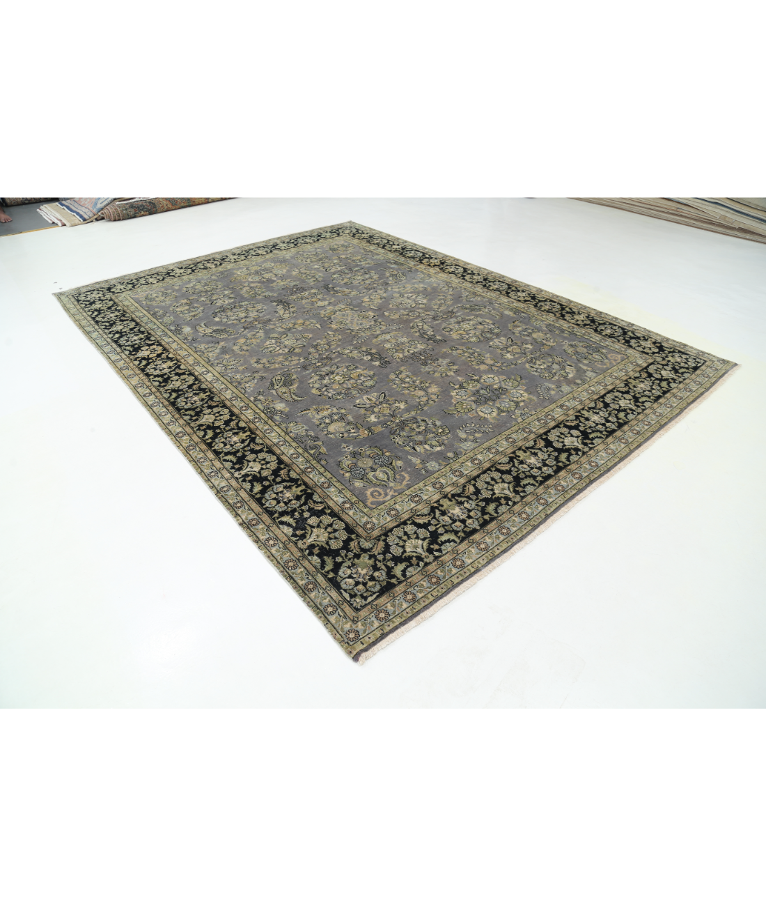 Heritage 8'8'' X 11'6'' Hand-Knotted Wool Rug 8'8'' x 11'6'' (263 X 358) / Grey / Black