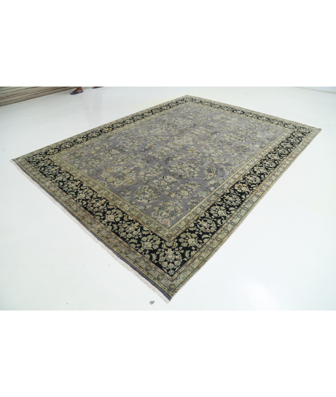 Heritage 8'8'' X 11'6'' Hand-Knotted Wool Rug 8'8'' x 11'6'' (263 X 358) / Grey / Black