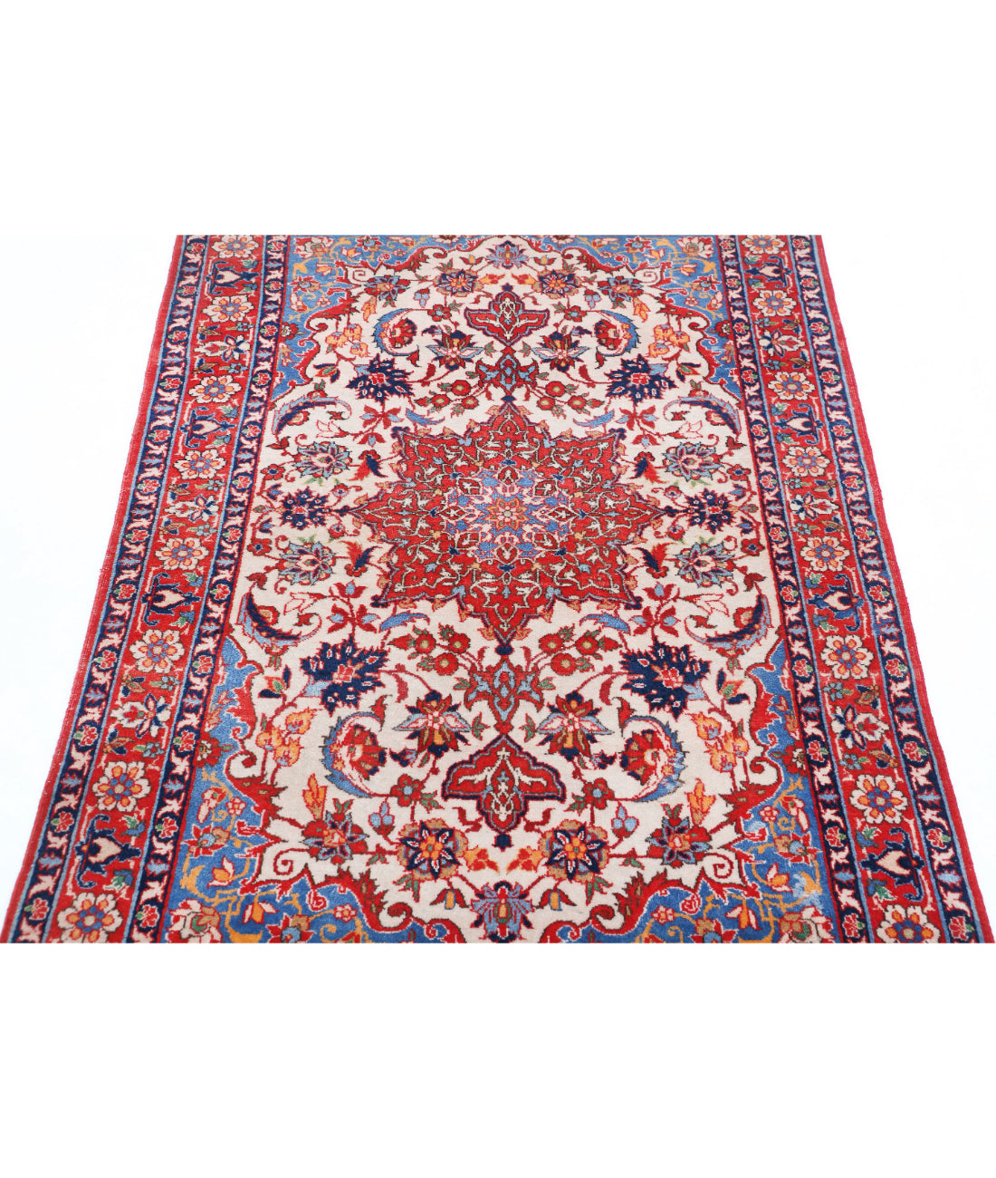 Isfahan 3'3'' X 4'10'' Hand-Knotted Wool Rug 3'3'' x 4'10'' (98 X 145) / Ivory / Red