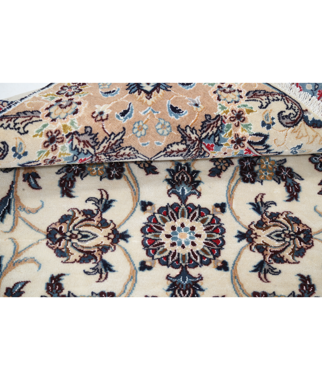 Hand Knotted Nain Wool & Silk Rug 3' 6" X 5' 2" 3' 6" X 5' 2" (107 X 158) / Ivory / Beige