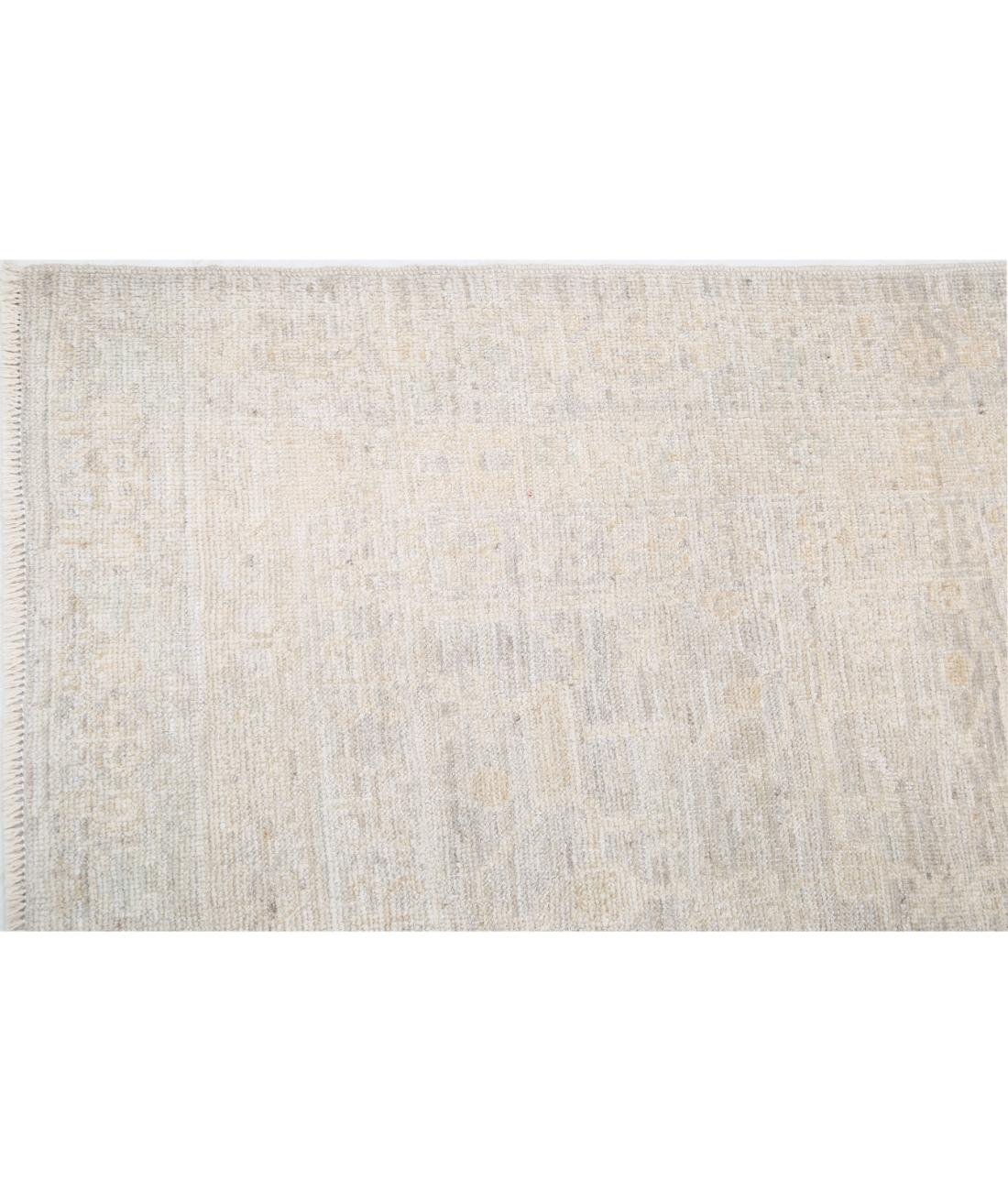 Oushak 7' 7" X 7' 10" Hand-Knotted Wool Rug 7' 7" X 7' 10" (231 X 239) / Silver / Ivory