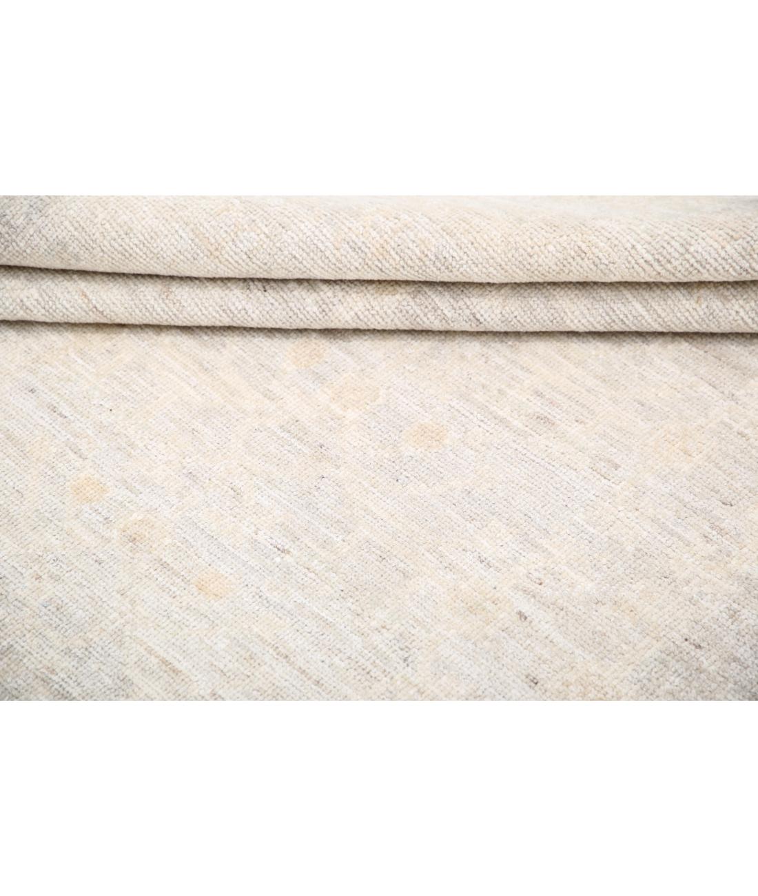 Oushak 7' 7" X 7' 10" Hand-Knotted Wool Rug 7' 7" X 7' 10" (231 X 239) / Silver / Ivory