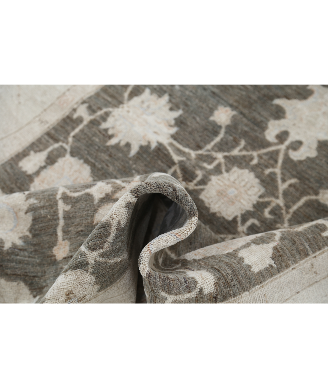Hand Knotted Serenity Wool Rug 4' 0" X 6' 1" 4' 0" X 6' 1" (122 X 185) / Brown / Ivory