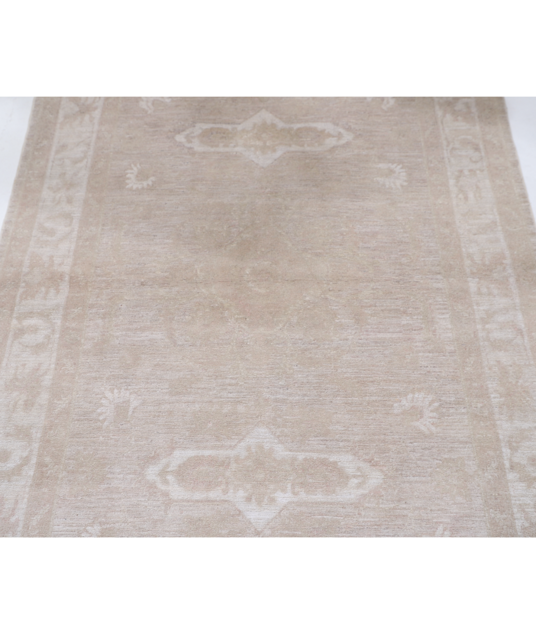 Hand Knotted Serenity Wool Rug 3' 11" X 5' 7" 3' 11" X 5' 7" (119 X 170) / Beige / Ivory