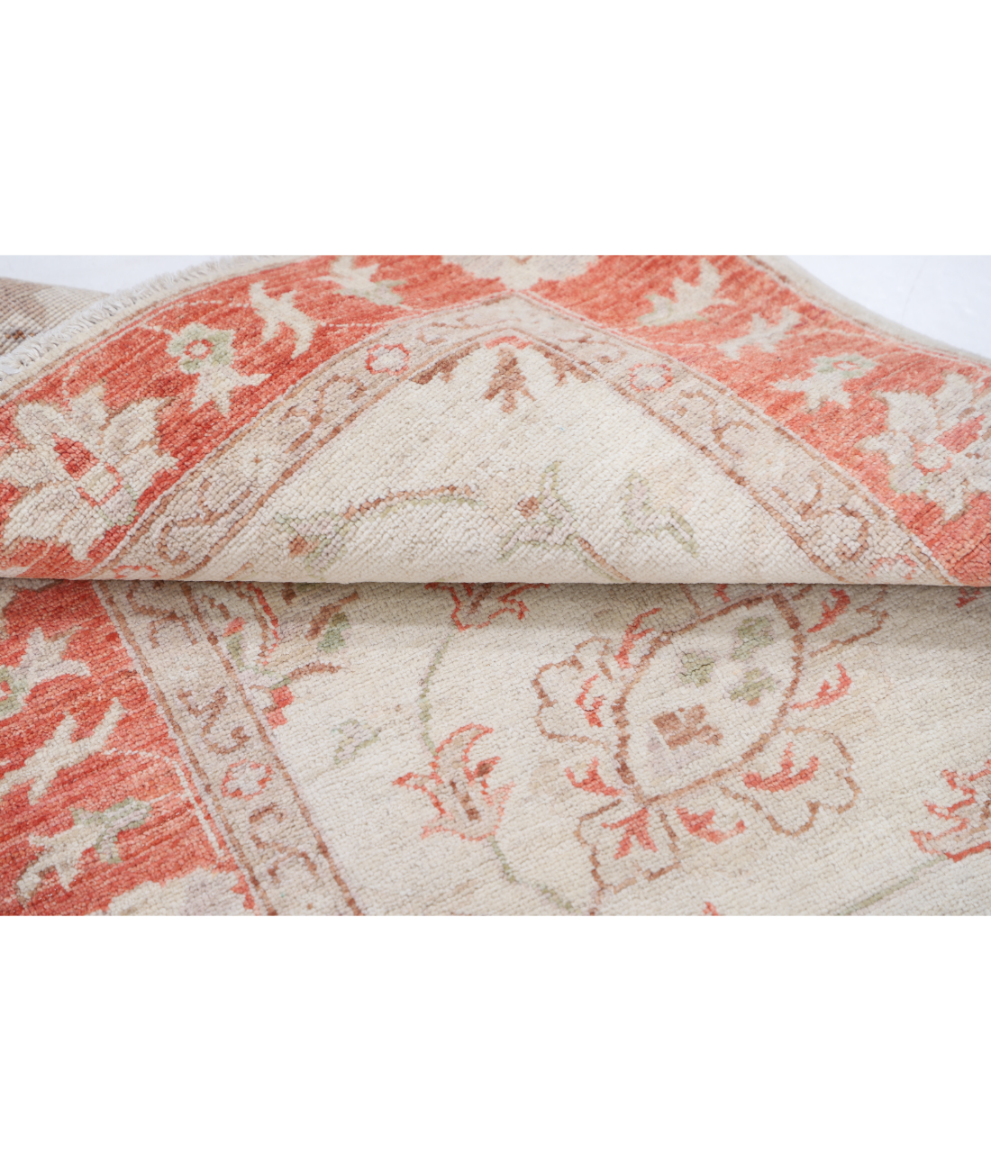 Hand Knotted Serenity Wool Rug 2' 7" X 3' 11" 2' 7" X 3' 11" (79 X 119) / Ivory / Red