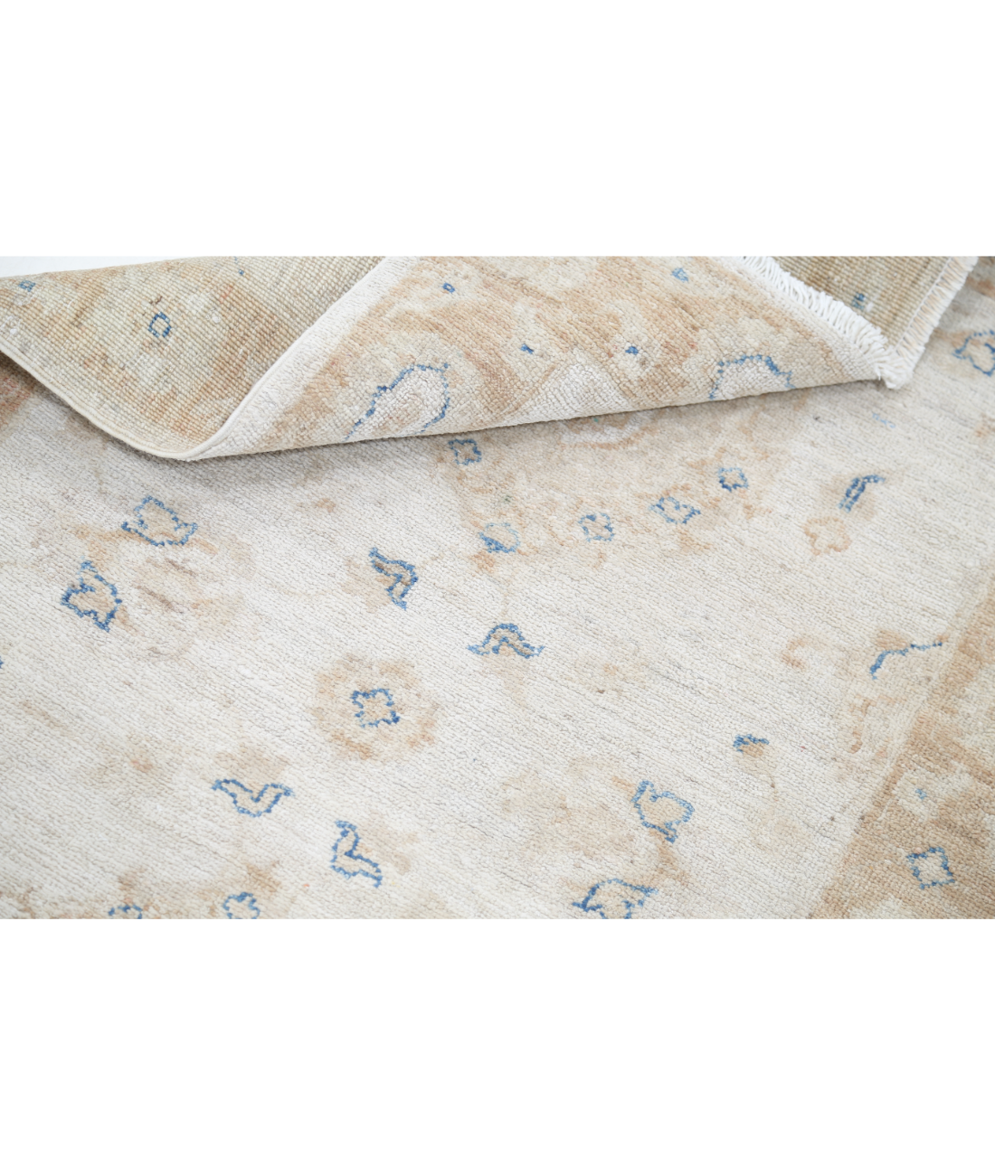 Hand Knotted Serenity Wool Rug 2' 6" X 3' 9" 2' 6" X 3' 9" (76 X 114) / Beige / Brown