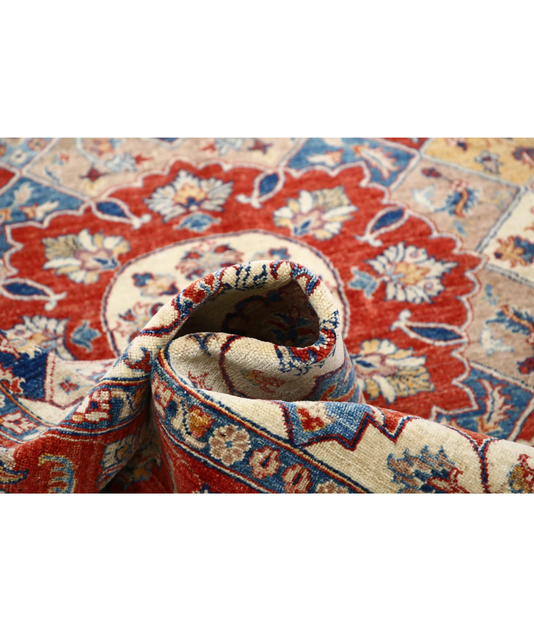 Ziegler 5'6'' X 7'10'' Hand-Knotted Wool Rug 5'6'' x 7'10'' (165 X 235) / Ivory / Red