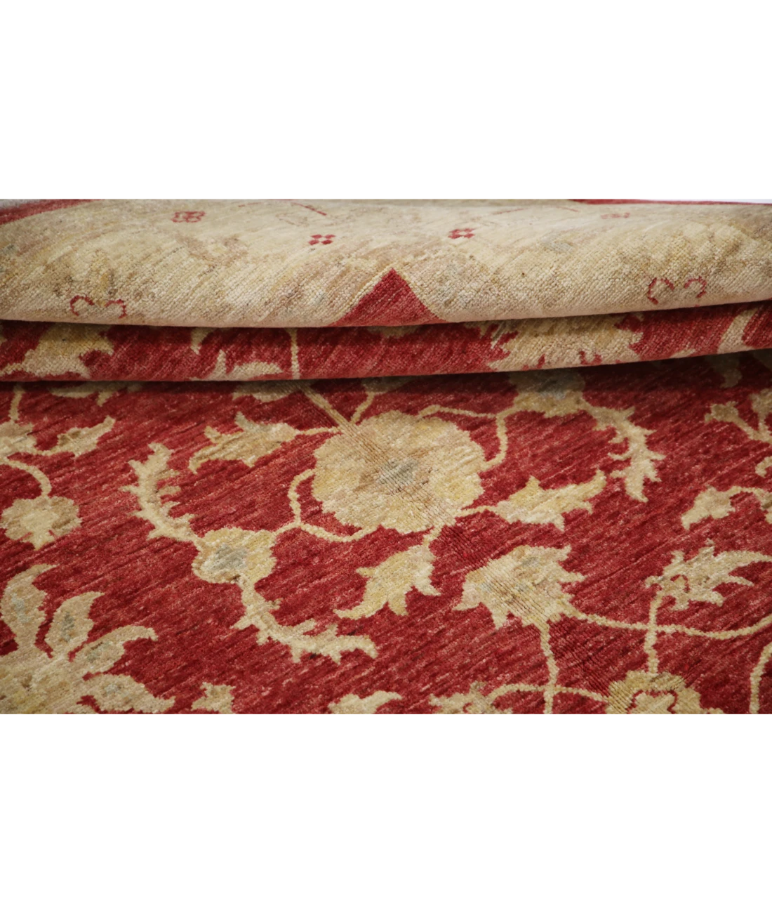 Ziegler 5'8'' X 7'10'' Hand-Knotted Wool Rug 5'8'' x 7'10'' (170 X 235) / Red / Ivory