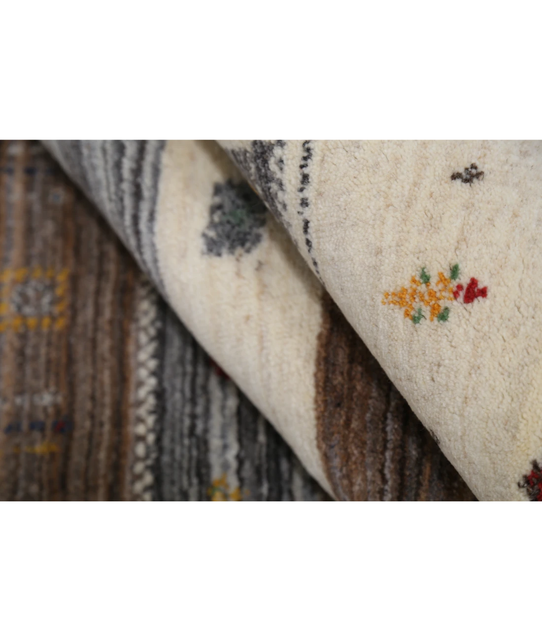 Hand Made Lori Wool Rug 5' 8" X 7' 10" 5' 8" X 7' 10" (173 X 239) / Ivory / Ivory