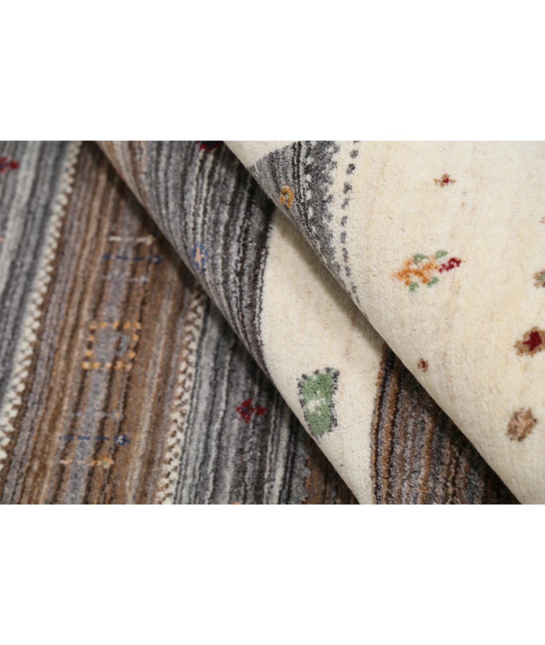 Hand Made Lori Wool Rug 5' 8" X 7' 10" 5' 8" X 7' 10" (173 X 239) / Ivory / Ivory