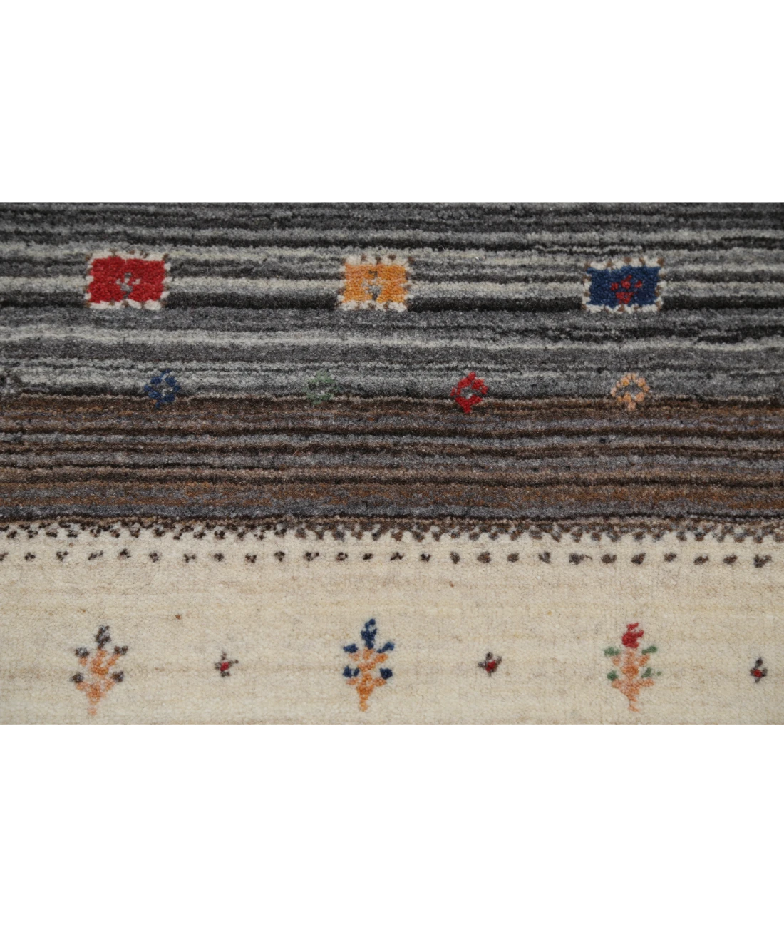 Hand Made Lori Wool Rug 5' 9" X 7' 11" 5' 9" X 7' 11" (175 X 241) / Ivory / Ivory