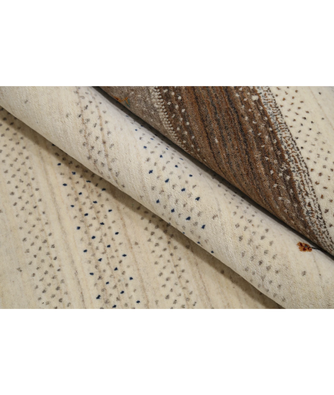 Hand Made Lori Wool Rug 5' 3" X 7' 4" 5' 3" X 7' 4" (160 X 223) / Ivory / Ivory