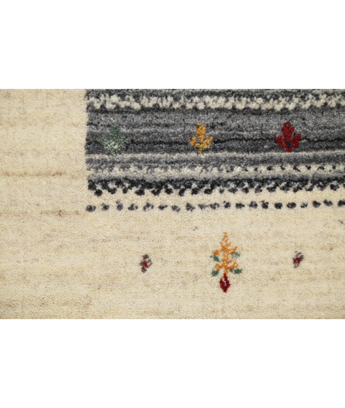 Hand Made Lori Wool Rug 5' 8" X 7' 10" 5' 8" X 7' 10" (173 X 239) / Ivory / Ivory