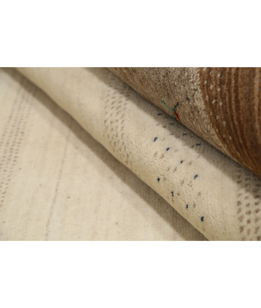 Hand Made Lori Wool Rug 5' 4" X 7' 11" 5' 4" X 7' 11" (162 X 241) / Ivory / Ivory