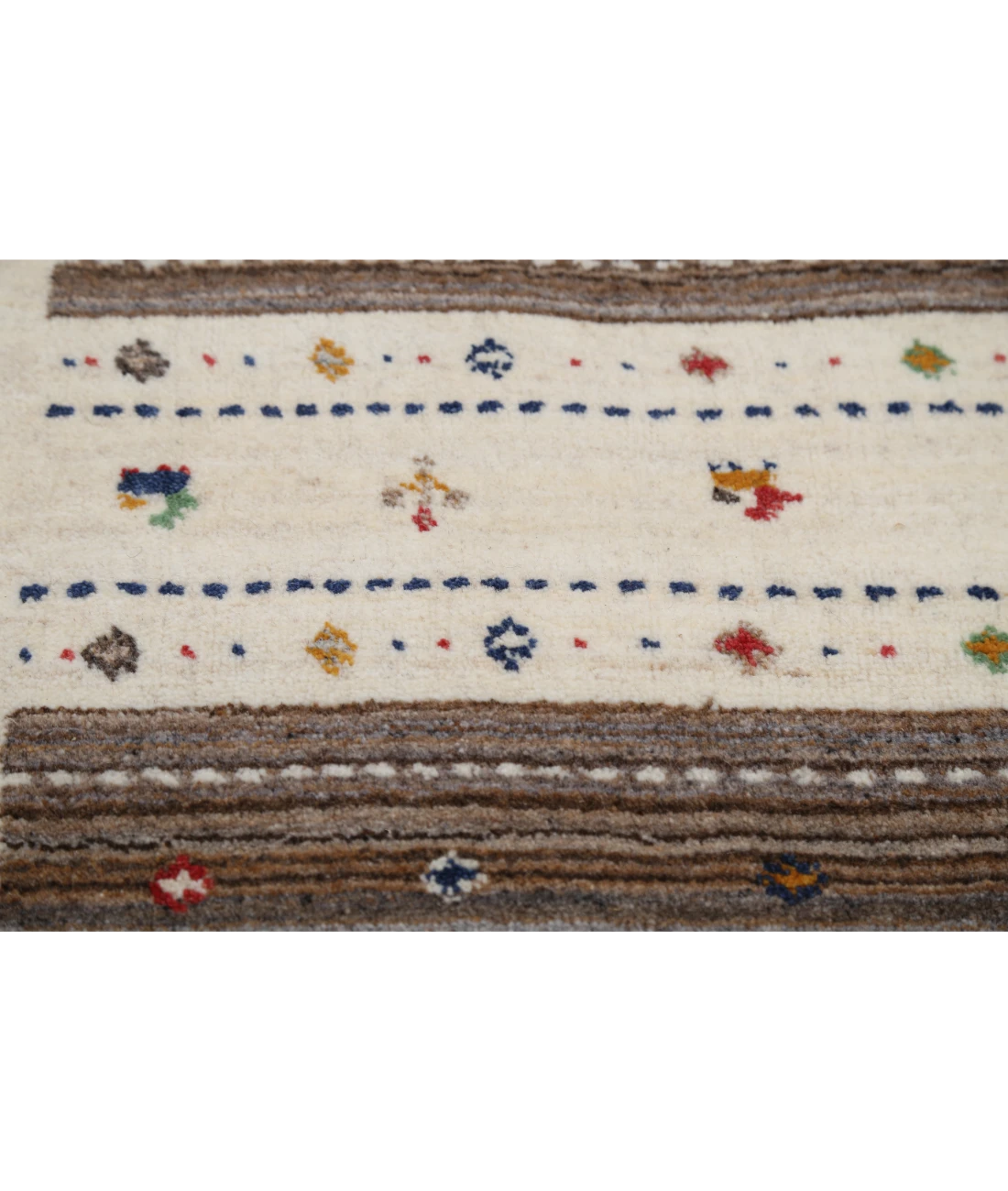 Hand Made Lori Wool Rug 5' 7" X 7' 10" 5' 7" X 7' 10" (170 X 239) / Ivory / Ivory