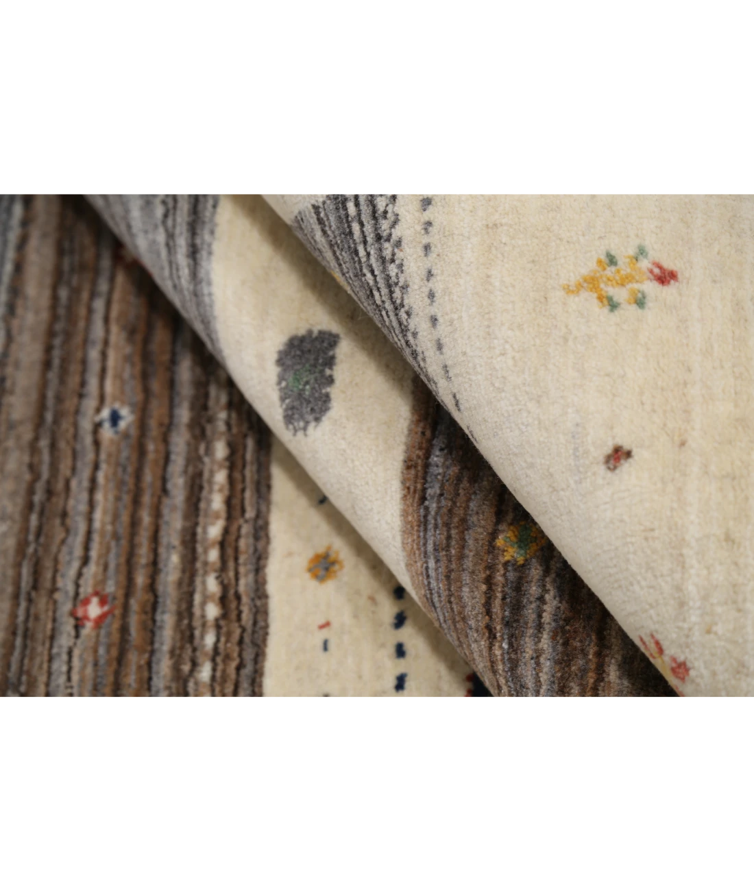 Hand Made Lori Wool Rug 6' 7" X 9' 9" 6' 7" X 9' 9" (201 X 297) / Ivory / Ivory