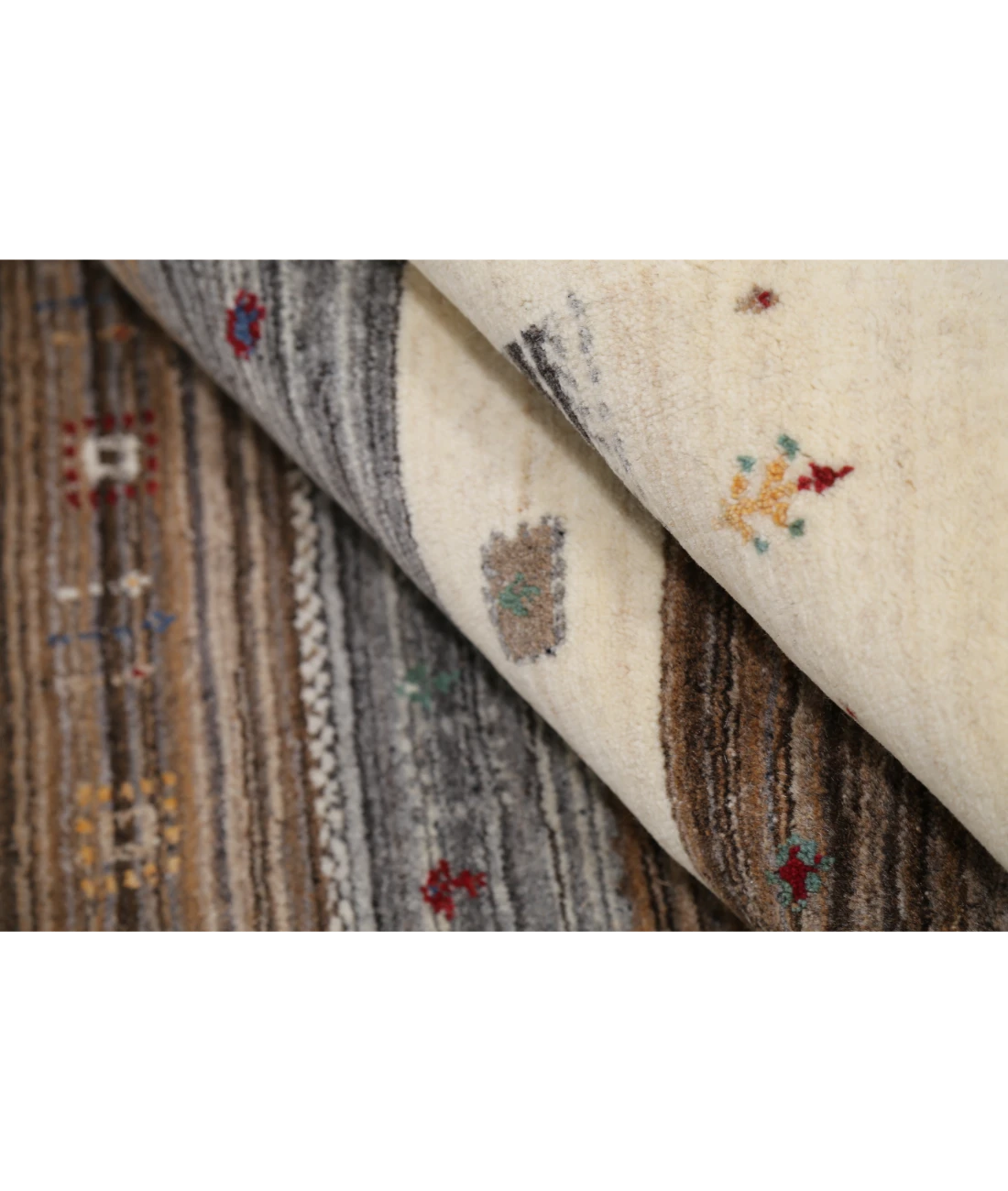 Hand Made Lori Wool Rug 5' 7" X 7' 10" 5' 7" X 7' 10" (170 X 239) / Ivory / Ivory