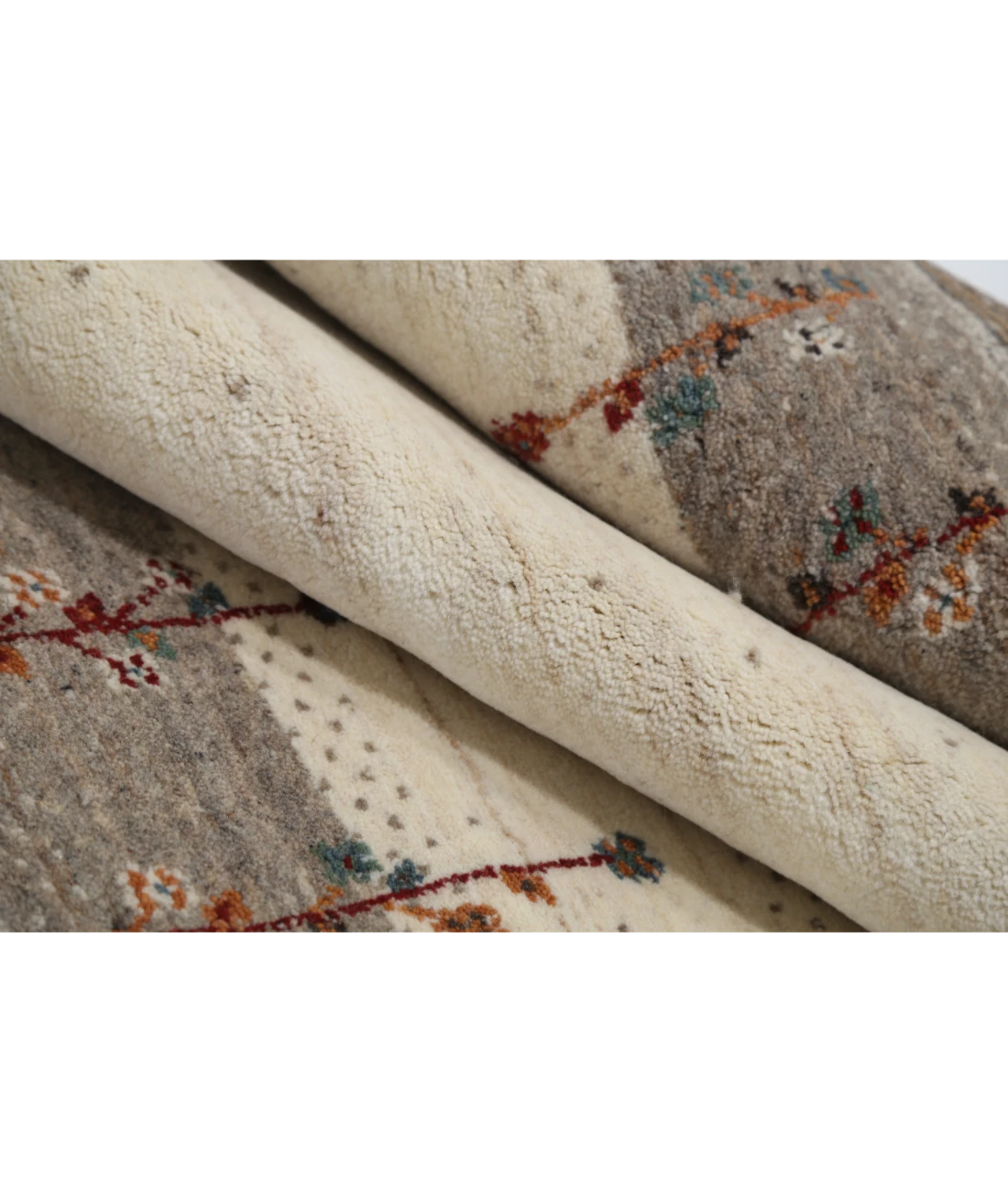 Hand Made Lori Wool Rug 4' 6" X 6' 5" 4' 6" X 6' 5" (137 X 196) / Ivory / Ivory