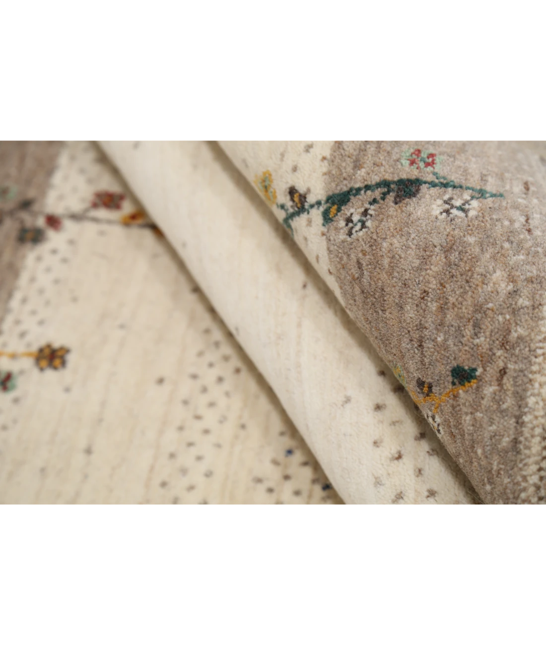 Hand Made Lori Wool Rug 4' 8" X 6' 7" 4' 8" X 6' 7" (142 X 201) / Ivory / Ivory