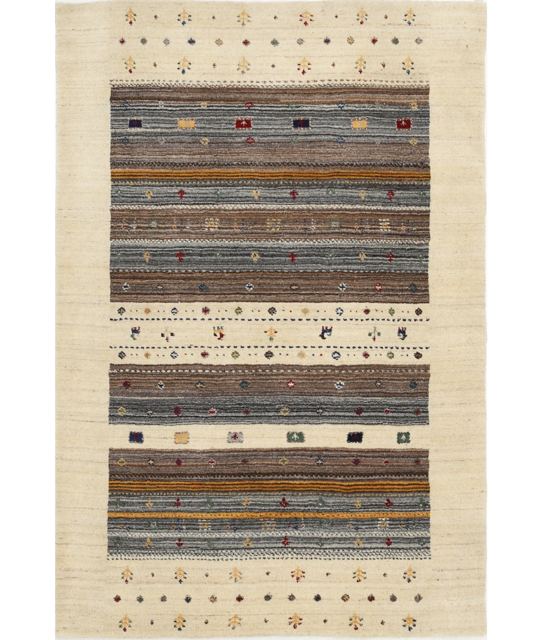 Hand Made Lori Wool Rug 4' 0" X 5' 11" 4' 0" X 5' 11" (122 X 180) / Ivory / Ivory