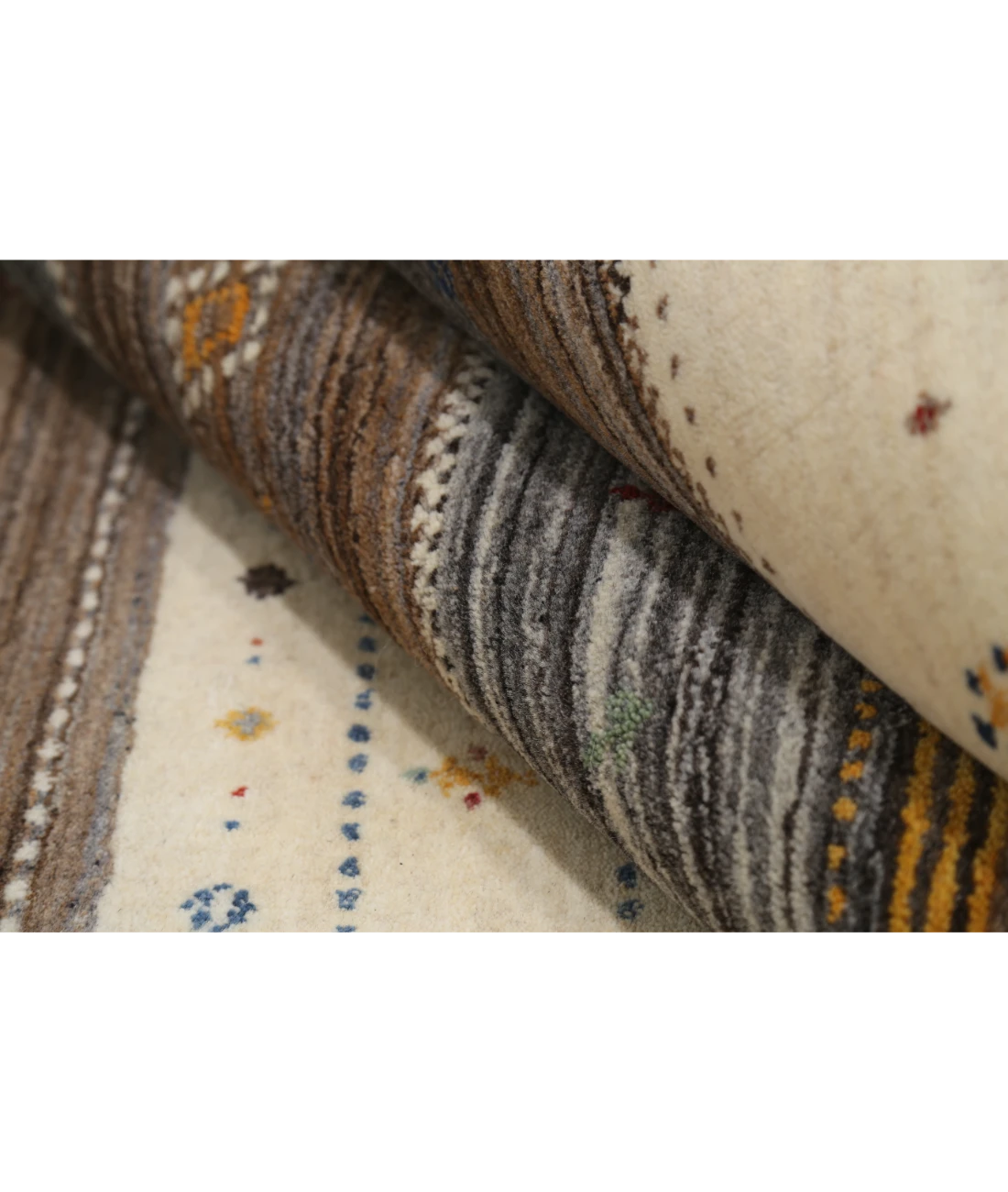 Hand Made Lori Wool Rug 6' 7" X 9' 10" 6' 7" X 9' 10" (201 X 300) / Ivory / Ivory