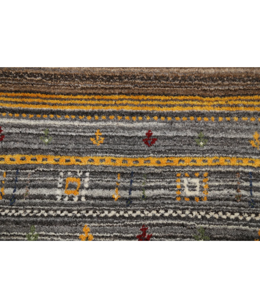 Hand Made Lori Wool Rug 5' 6" X 7' 10" 5' 6" X 7' 10" (168 X 239) / Ivory / Ivory