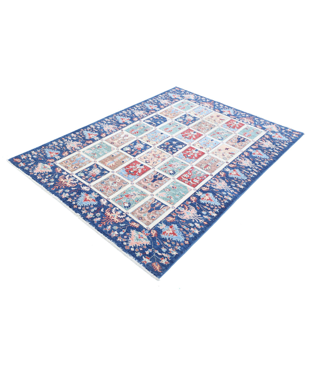 Bakhtiari 4'9'' X 6'8'' Hand-Knotted Wool Rug 4'9'' x 6'8'' (143 X 200) / Ivory / Blue