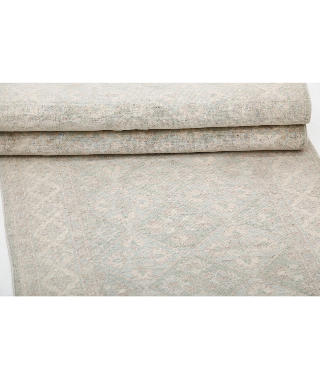 Serenity 2'8'' X 8'0'' Hand-Knotted Wool Rug 2'8'' x 8'0'' (80 X 240) / Green / Ivory