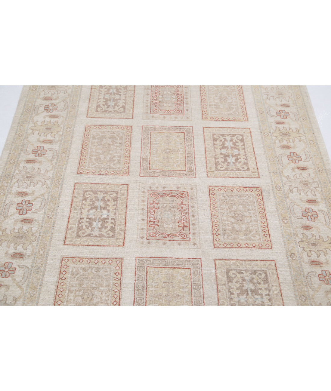 Serenity 4'10'' X 6'5'' Hand-Knotted Wool Rug 4'10'' x 6'5'' (145 X 193) / Ivory / Ivory