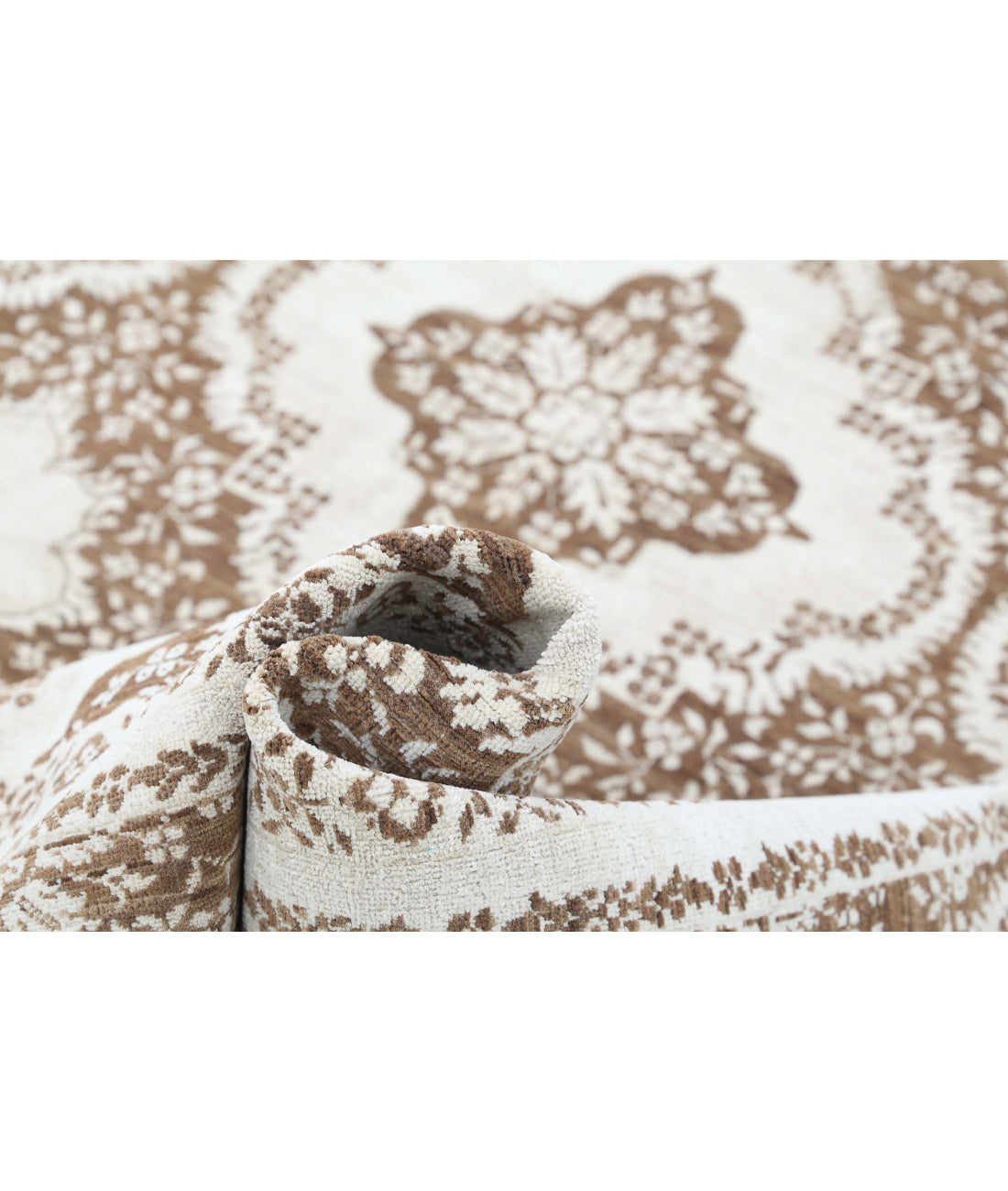 Ariana 8'1'' X 9'7'' Hand-Knotted Wool Rug 8'1'' x 9'7'' (243 X 288) / Brown / Ivory