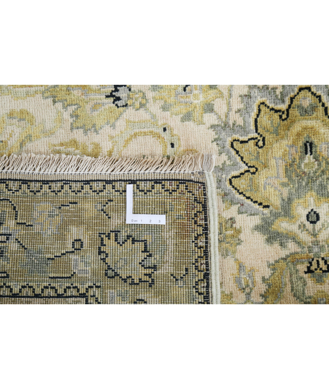 Ziegler 4'0'' X 5'11'' Hand-Knotted Wool Rug 4'0'' x 5'11'' (120 X 178) / Beige / N/A